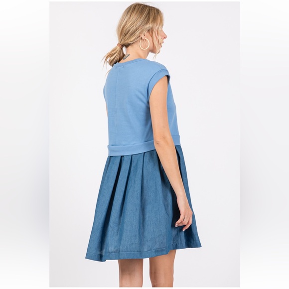 30Contrast Denim Pleated  Dress - Picture 5 of 6